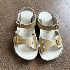 Salt Water Sun-San Sweetheart gold leather sandals size 7